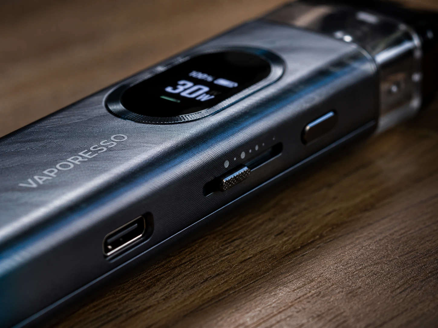 Close-up image of Vaporesso XROS 6 airflow adjustment slider